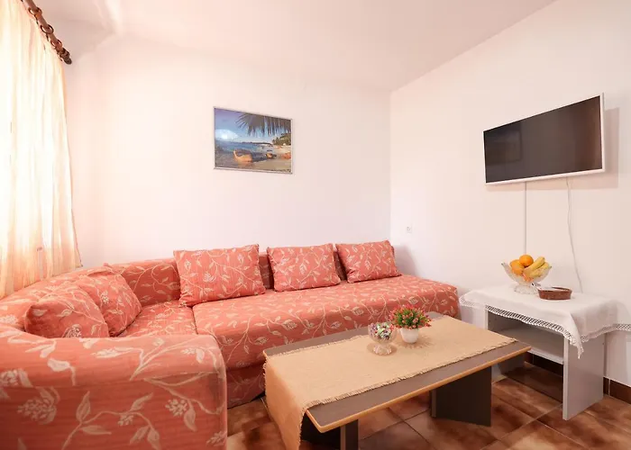 Danica Apartment *